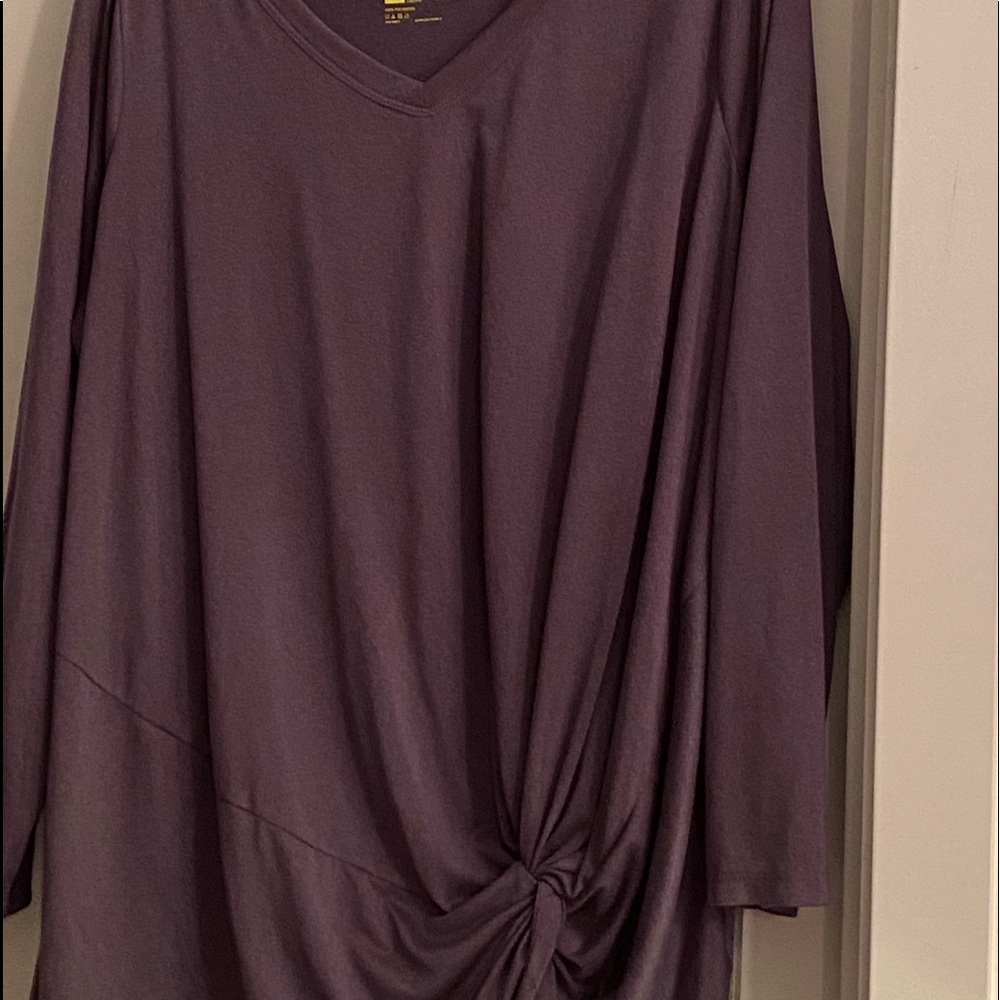 V-neck long sleeve with front knot